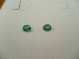 2  SMERALDI OVALI UGUALI   CT.  0,39 @ - Emerald