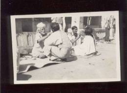 Bons Baisers De Karachi Carte Photo Coiffeur Barbier De Rue Métier - Pakistan