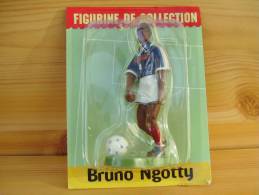 Figurine Starlux Metal Joueur Football 1998  "  Bruno N'gotty   "  N° 22 - Starlux