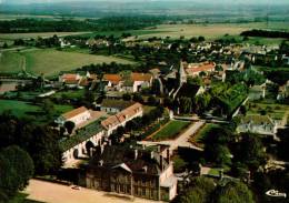 CPM   ENNERY   Un Coin Du Village ,le Chateau Et La Clinique - Ennery