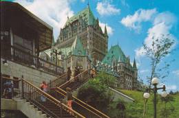 CANADA, QUEBEC, LE CHÂTEAU FRONTENAC VU DE LA MONTAGNE - Québec - Château Frontenac