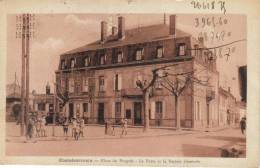 CPSM CASTELSARRASIN (Tarn Et Garonne) - Place Du Progrès : La Poste Et La Société Générale - Castelsarrasin