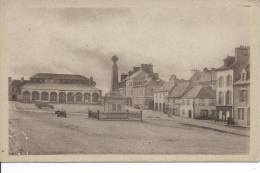 LANDIVISIAU - Place De L'Eglise - Le Monument Aux Morts Et Le Marché Couvert - Landivisiau