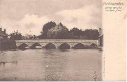 FORDINGBRIDGE - ( Hampshire ) - Bridge Spanning The River Avon - Autres & Non Classés