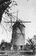 SAINT PIERRE LE MOUTIER (58) Moulin à Vent Gros Plan - Saint Pierre Le Moutier