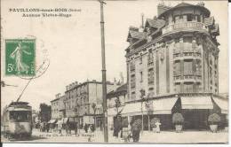 Cpa, Pavillons-sous-Bois (Seine St-Denis), Avenue Victor-Hugo, Bien Animée - Les Pavillons Sous Bois