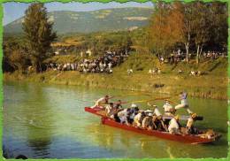 CPSM Vallée Du Rhône, Joutes Nautiques (jeu Régional Sur L'eau) - Bateau / Photo Avec Spectateurs Sur La Rive - Giochi Regionali