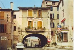 CPSM FAYENCE (83): La Place De La Mairie - Fayence