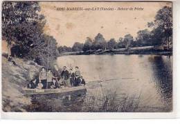 85 MAREUIL Sur LAY ( Vendée ) - Retour De Pêche - Animé Toute La Famille Sur Le Bateau MON RÊVE - 3 Enfants 5 Adultes - Mareuil Sur Lay Dissais