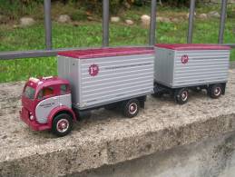 FIRST GEAR -VOLVO WHITE 3000 FREIGHT TRUCK   Scala 1/34 - Camiones, Buses Y Construcción