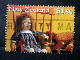 New Zealand - 2000 - Mi.nr.1871 - Used - Children's Health: Teddy Bears And Dolls - Doll "Lia" And Scottish Teddy Bear - Usados