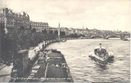 Royaume Uni - Angleterre - London - The Embankment Somerset House Etc - River Thames