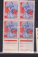 FRANCE N°1234 0.25 BLEU ET ROUGE MARIANNE A LA NEF BANDE BLANCHE SOUS REPUBLIQUE FRANCAISE BLOC DE 4 NEUF SANS CHARNIERE - Unused Stamps