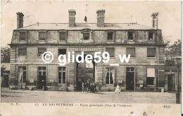 PARIS - La Salpétrière - Porte Principale (Vue De L'Intérieur) (animée) - N° 13 - Salud, Hospitales