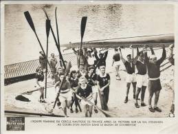 AVIRON - L'Equipe Féminine Du Cercle Nautique De France Après Sa Victoire Sur La S.N. D'Enghien - Courbevoie - Aviron