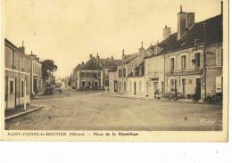 SAINT PIERRE-le-MOUTIER --Place De La République - Saint Pierre Le Moutier