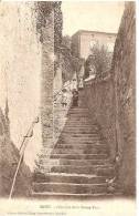 BRIEY ESCALIER DE LA GROSSE TOUR ,PERSONNAGES  REF 29577 - Briey