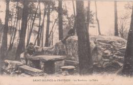 SAINT-SULPICE-DE-FAVIERES  -  Les Rochers - La Table - Saint Sulpice De Favieres