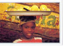 CPM     SIERRA LEONE       GODERICH          JEUNE FILLE PORTANT DES FRUITS - Sierra Leona