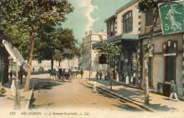 CPA - 33 - ARCACHON - L'Avenue Gambetta - Pli Coin Droit - 750 - Arcachon