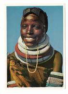 SOUTH  AFRICA  /  A  WOMAN  OF  THE  NDEBELE  TRIBE  WITH  UNUSUAL  NECKWEAR  ( Ethnographie ) - South Africa