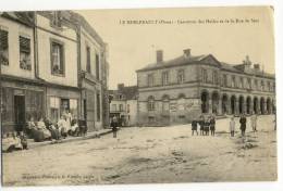 LE MERLERAULT. - Carrefour Des Halles Et De La Rue De Sées - Le Merlerault