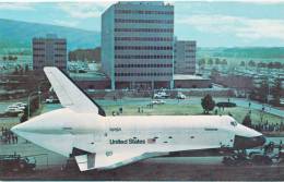 B71408 Enterprise Passing Marshall Space Flight Center Headqurters    2 Scans - Raumfahrt