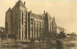 Delcampe - 72 - L'Abbaye Saint-Pierre De SOLESMES - Vue Du Nord-Est (Ed. Amis De Solesmes, 4) - Solesmes
