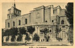 CPA - 30 - ALES - La Cathédrale - 833 - Alès