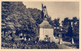 NORD PAS DE CALAIS - 59 - NORD - LE CATEAU - Le Monument Aux Morts 1914-18 - Le Cateau