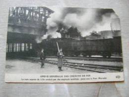 GREVE GENERALE DES CHEMINS DE FER LE TRAIN EXPRESS DE LILLE CONDUIT PAR DES EMPLOYES MOBILISES   - D81762 - Grèves