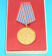 YUGOSLAVIA - THE MEDAL FOR PEOPLES MERIT ( In Box ) * Yugoslawien Yougoslavie Jugoslavia JNA Army Armee - Other & Unclassified