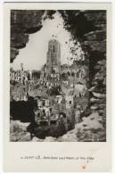 SAINT-LO. - Carte-photo Du Bombardement De 1945.  Notre-Dame Vue à Travers Un Trou D'obus - Saint Lo