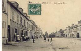 CPA (58) GUERIGNY  La Grande Rue - Guerigny