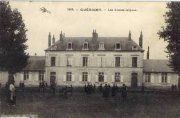 CPA (58) GUERIGNY Les Ecoles Laiques - Guerigny