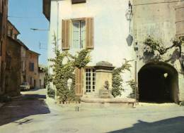 84 - LOURMARIN - Rue Albert Camus - Lourmarin