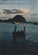 ILE MAURICE,MAURITIUS,archipel Des Mascareignes,océan Indien,ile Volcanique,mer,pecheur De Nuit,coucher De Soleil - Autres & Non Classés