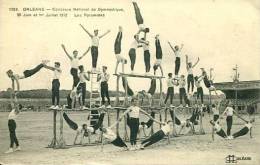 N°25183 -cpa Orléans -les Pyramides- Concours De Gymnastique- - Gymnastiek