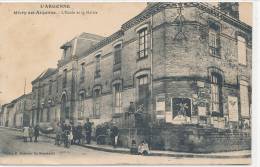 51 // GIVRY EN ARGONNE   L'école Et La Mairie   ANIMEE   Edit E Moisson - Givry En Argonne