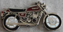 MOTO YAMAHA ROUGE  -       2 - Motorbikes