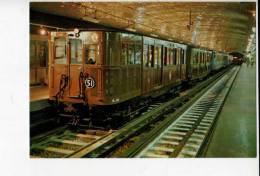 METRO DE PARIS - Matériel Historique Présenté Porte Maillot En 1975 - Motrice Thomson Double - Motrice 500 - - U-Bahnen