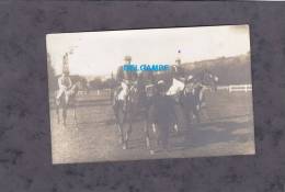 Delcampe - CPA Photo - MARSEILLE Ou Environs - Hippodrome - Les Jockeys Aprés La Course - - Reitsport