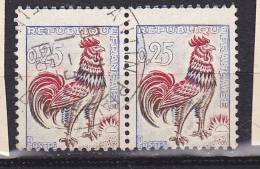 FRANCE N° 1331 0.25 OUTREMER CARMIN ET BRUN TYPE COQ DE DECARIS PIQUAGE DECALE PAIRE  OBL - Used Stamps