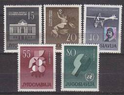 PGL AX020 - YUGOSLAVIE Yv N°831/35 ** - Unused Stamps