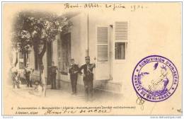 Carte Photo - Gendarmes  Gardant Une Maison- Insurection à Margeuritte- (Algérie)- Carte En Très Bel Etat(2 Scans) - Policia – Gendarmería