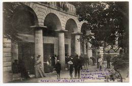 32 - Gers / CASTERA-les-BAINS -- Les Baigneurs Devant Les Thermes. - Castera