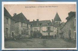 18 - SURY En VAUX --  La Place ( Aufond L'Hôtel Mangeard ) - Sury-près-Léré