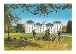 Cp, Sport, Chasse à Cour, Cheverny (41) - Les Piqueux Et La Meute De L´Equipage,v Oyagée 1989 - Hunting