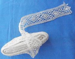 Ancienne Dentelle 10 Mètres X 4 Cm - Laces & Cloth