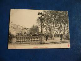 CPA Pézenas Hérault. Entrée Du Square - Pezenas